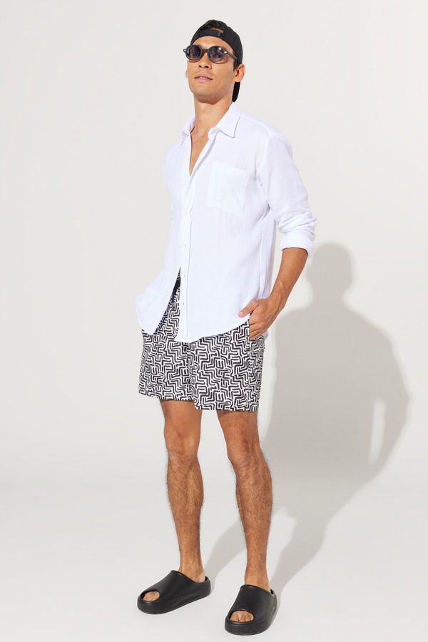 ALTINYILDIZ CLASSICS ALTINYILDIZ CLASSICS Men's White-Black Standard Fit, Normal Cut, Pocket Quick Dry Patterned Marine Shorts.