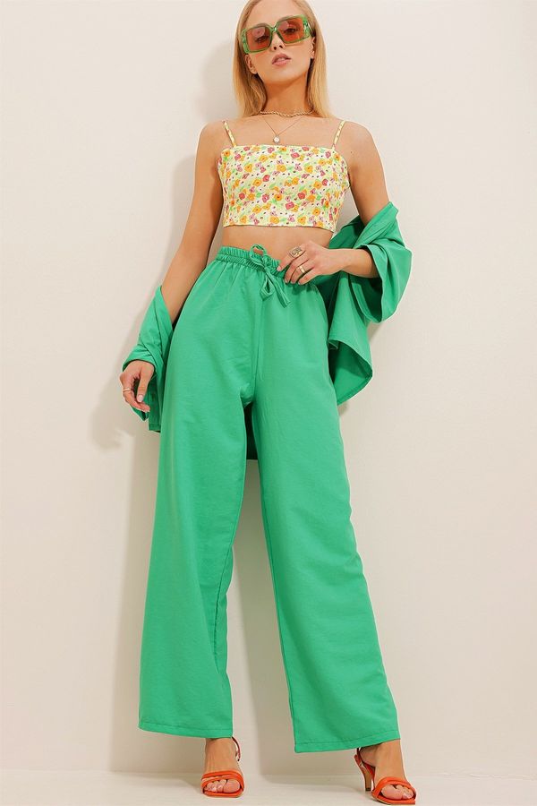 Trend Alaçatı Stili Trend Alaçatı Stili Women's Green Elastic Waist, Comfortable Cut, Aerobin Pants