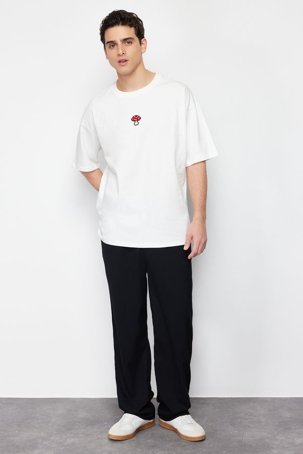Trendyol Trendyol Ecru Oversize Mushroom Embroidery 100% Cotton T-Shirt