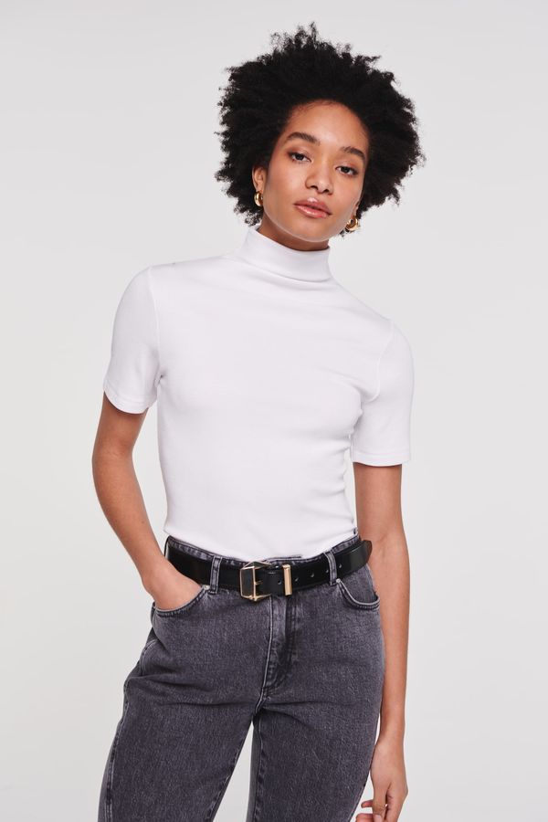 Aligne Aligne Тениска 'Happy'  бяло