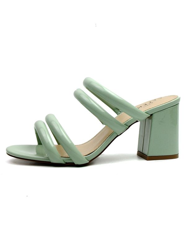 Celena Celena Сандали 'Cristina'  зелено