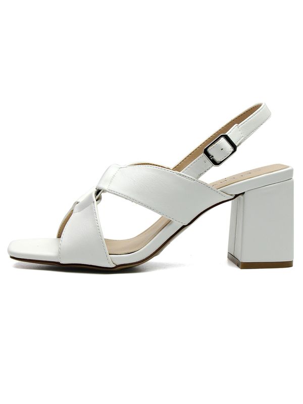 Celena Celena Сандали с каишка 'Christel'  бяло