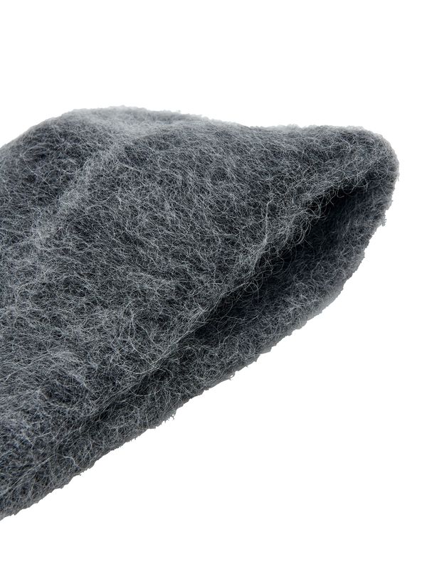 EDITED EDITED Шапка 'Fabiola'  тъмносиво