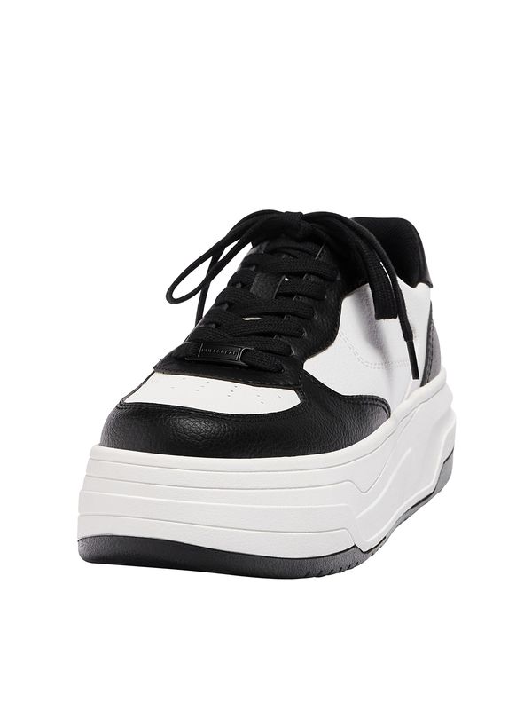 Pull&Bear Pull&Bear Ниски маратонки  черно / бяло