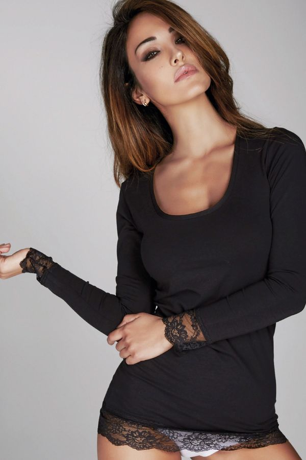 Jadea Дамска блуза Laura с дантела