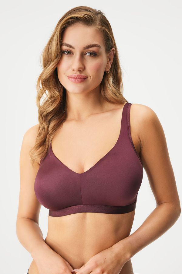NATURANA Смаляващ сутиен NATURANA Thursday неподплатен без банели