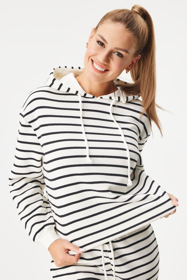 Pieces Спортно горнище Pieces PCChilli II с качулка