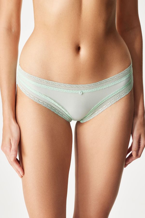 Ysabel Mora Бразилски бикини Lina