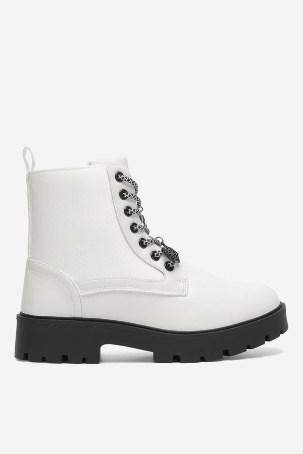 BEETLEJUICE Боти BEETLEJUICE БЯЛ