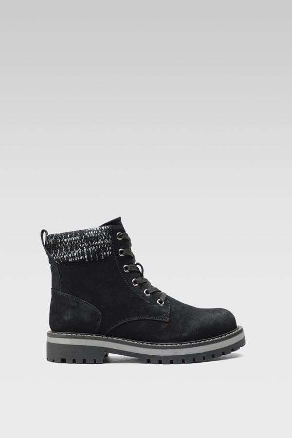 Clara Barson Боти Clara Barson ЧЕРЕН