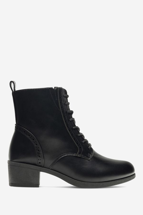 Clara Barson Боти Clara Barson ЧЕРЕН