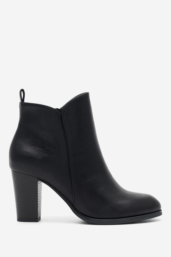 Clara Barson Боти Clara Barson ЧЕРЕН