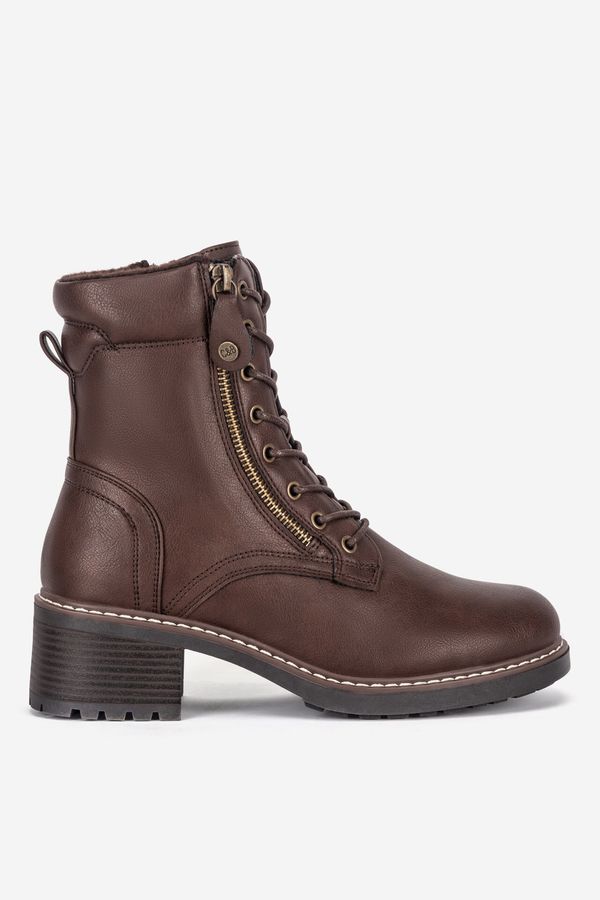 Clara Barson Боти Clara Barson КАФЯВ