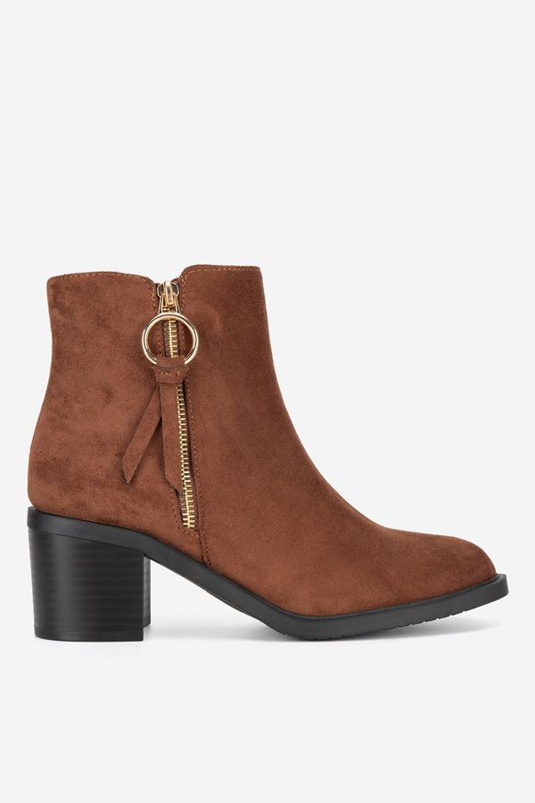 Clara Barson Боти Clara Barson КАФЯВ