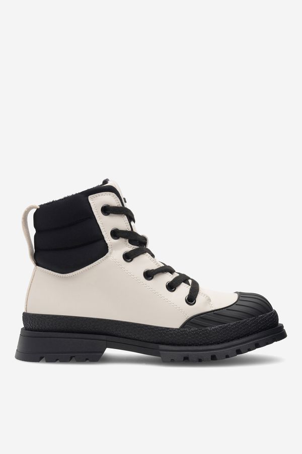 DeeZee Боти DeeZee БЕЖОВ