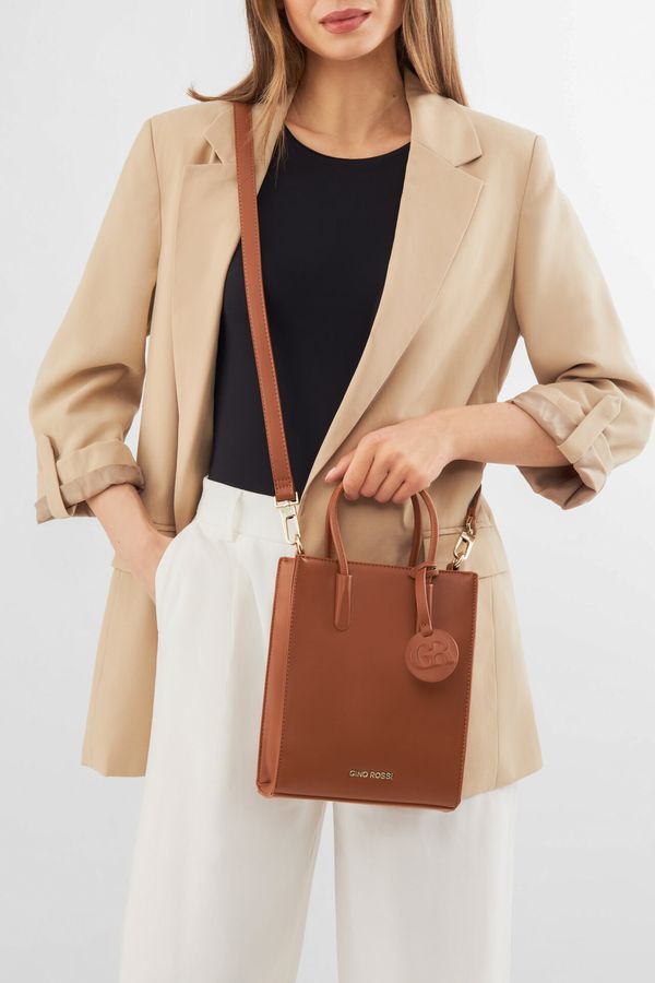 Gino Rossi Дамска чанта Gino Rossi КАМЕЛ
