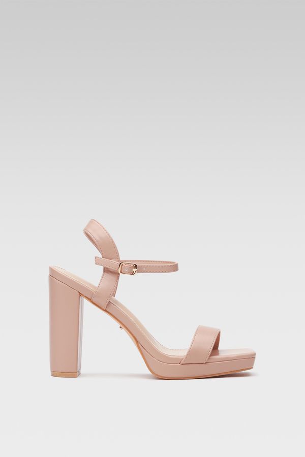 DeeZee Сандали DeeZee Бежов