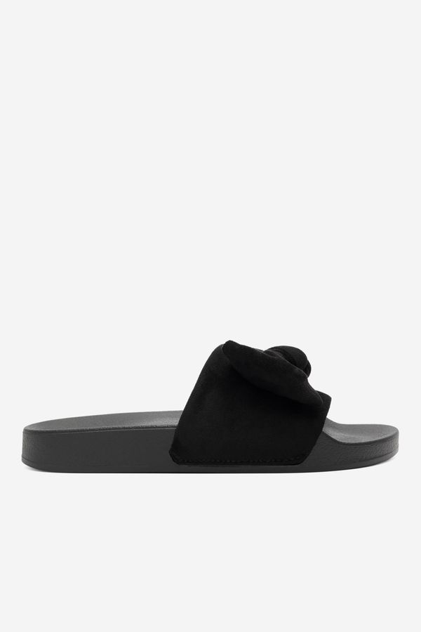 Clara Barson Джапанки Clara Barson ЧЕРЕН