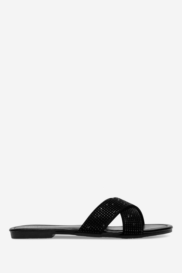 Clara Barson Джапанки Clara Barson ЧЕРЕН