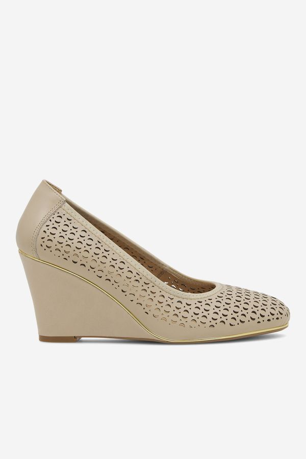 Lasocki Елегантни обувки Lasocki БЕЖОВ