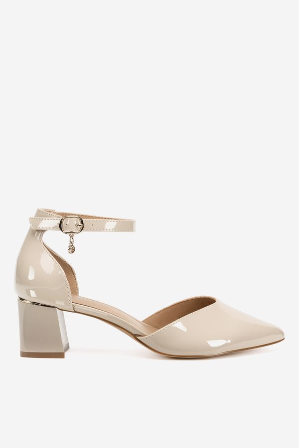 Lasocki Елегантни обувки Lasocki БЯЛ