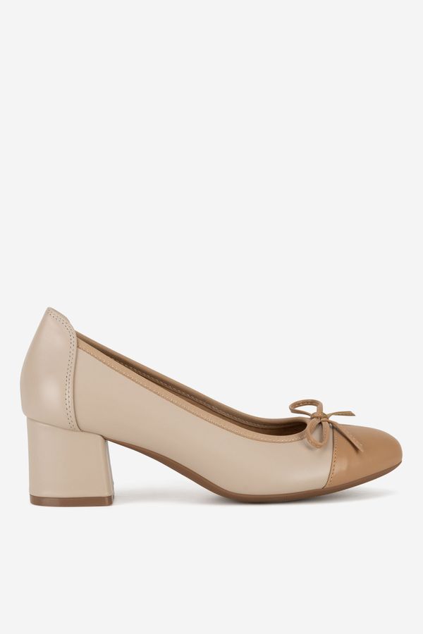 Lasocki Елегантни обувки Lasocki СВЕТЛОБЕЖОВ