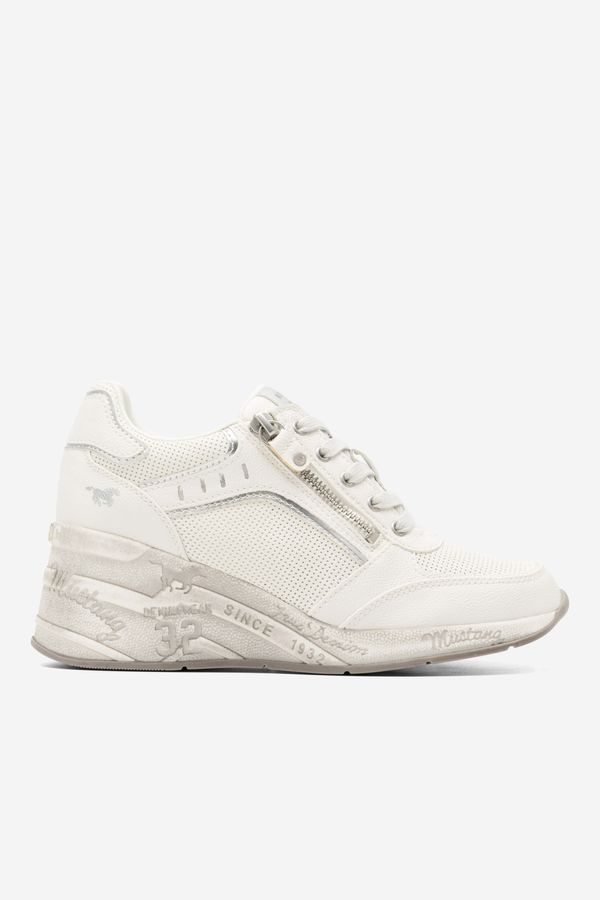 MUSTANG Половинки обувки MUSTANG Бял