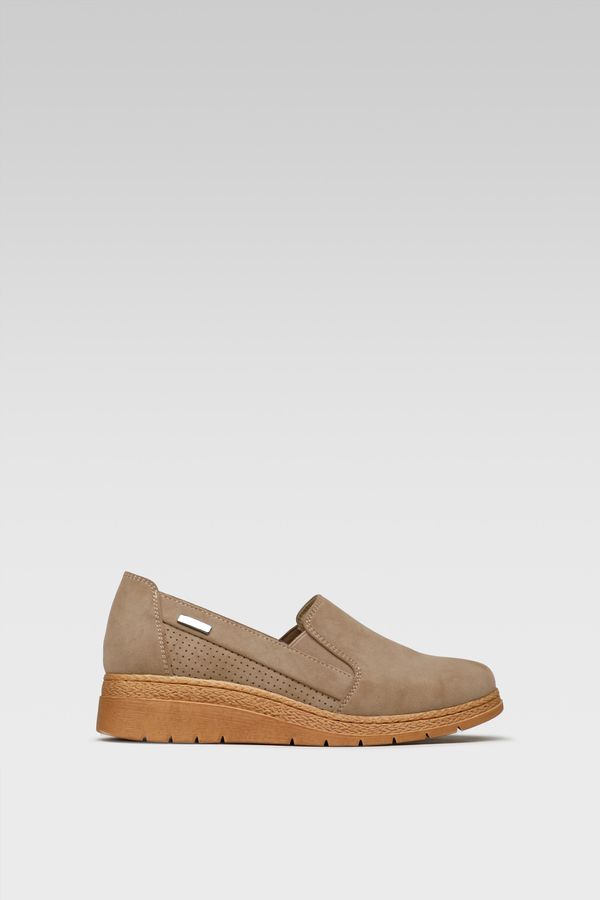 Clara Barson Половинки обувки Clara Barson БЕЖОВ