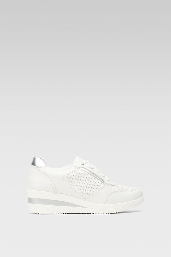 Clara Barson Половинки обувки Clara Barson БЯЛ