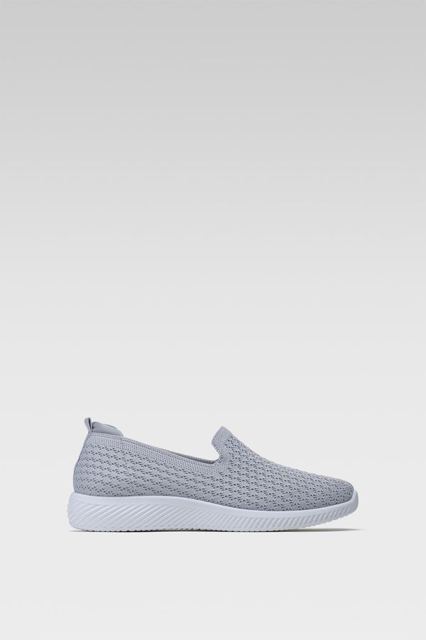 Clara Barson Половинки обувки Clara Barson СВЕТЛОСИВ