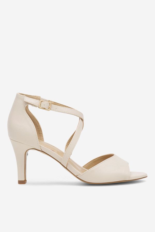 Clara Barson Сандали Clara Barson БЕЖОВ