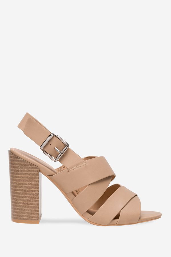 Clara Barson Сандали Clara Barson БЕЖОВ