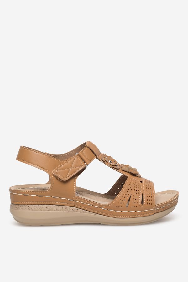 Clara Barson Сандали Clara Barson КАМЕЛ