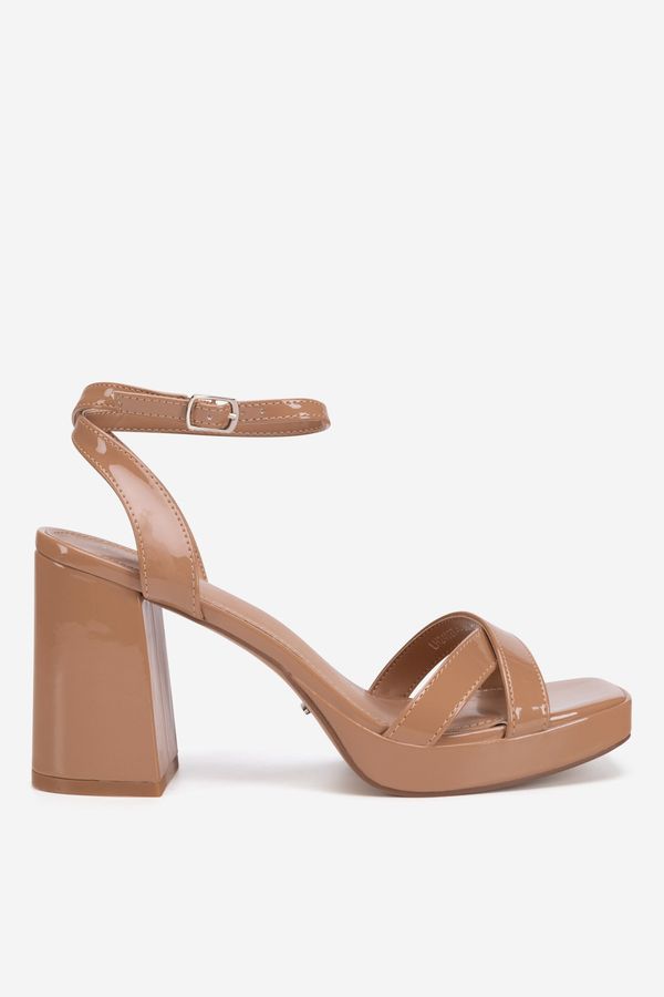 DeeZee Сандали DeeZee ТЪМНОБЕЖОВ