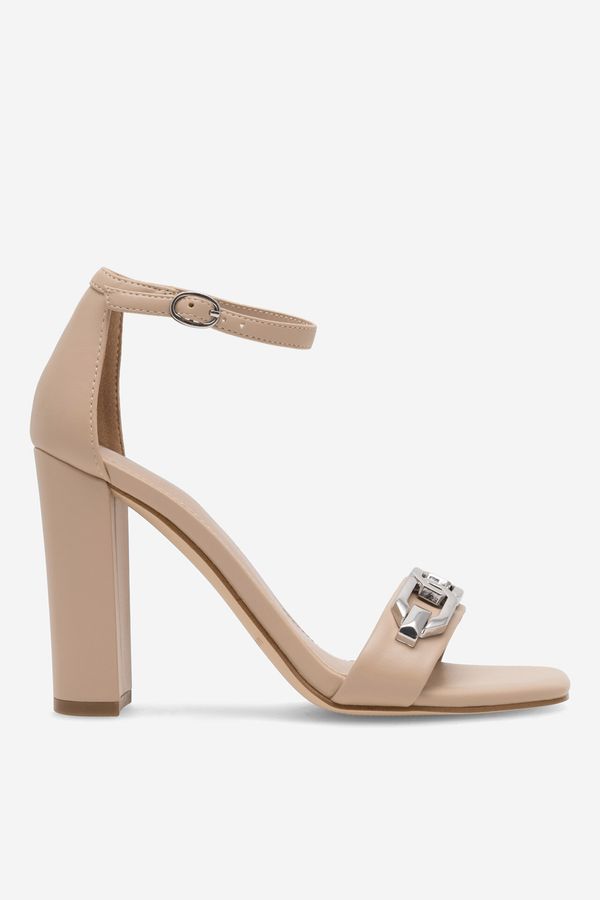 MARC FISHER Сандали MARC FISHER СВЕТЛОБЕЖОВ