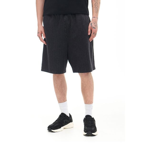 Cropp Cropp - Изчистени къси панталони - черeн