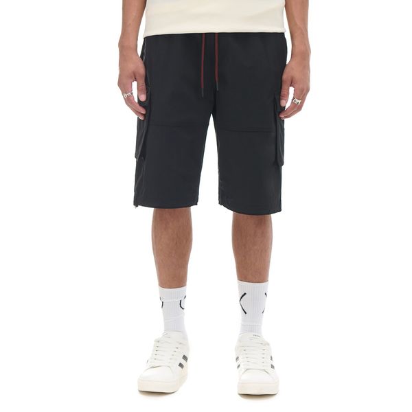 Cropp Cropp - Изчистени къси панталони - черeн