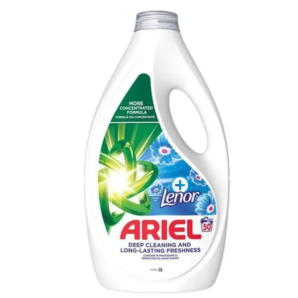 Ariel Автоматичен течен перилен препарат - Ariel +Touch of Lenor Fresh Air, 50 пранета, 2.25 л