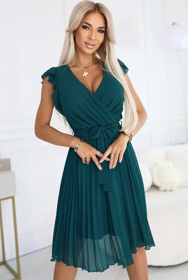 NUMOCO 374-8 POLINA Pleated dress with a neckline and ruffles - green