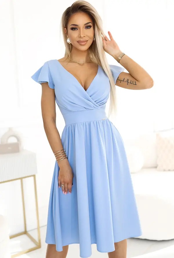 NUMOCO 425-12 MATILDE Dress with a neckline and short sleeves - light blue