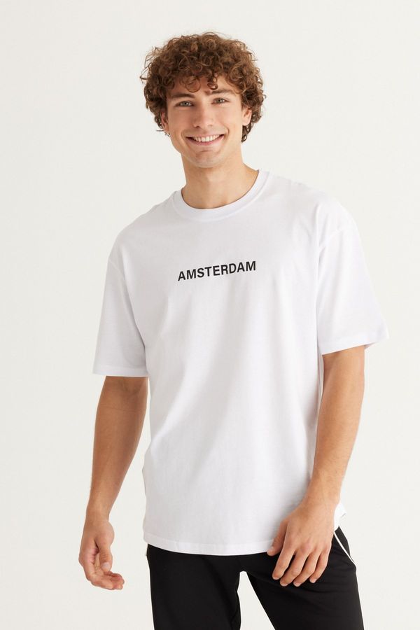 AC&Co / Altınyıldız Classics AC & Apos / Altınyıldız Classics Мъжка бяла дълга кройка 100% памук овално изрязано деколте Amsterdam Print тениска с къс ръкав.