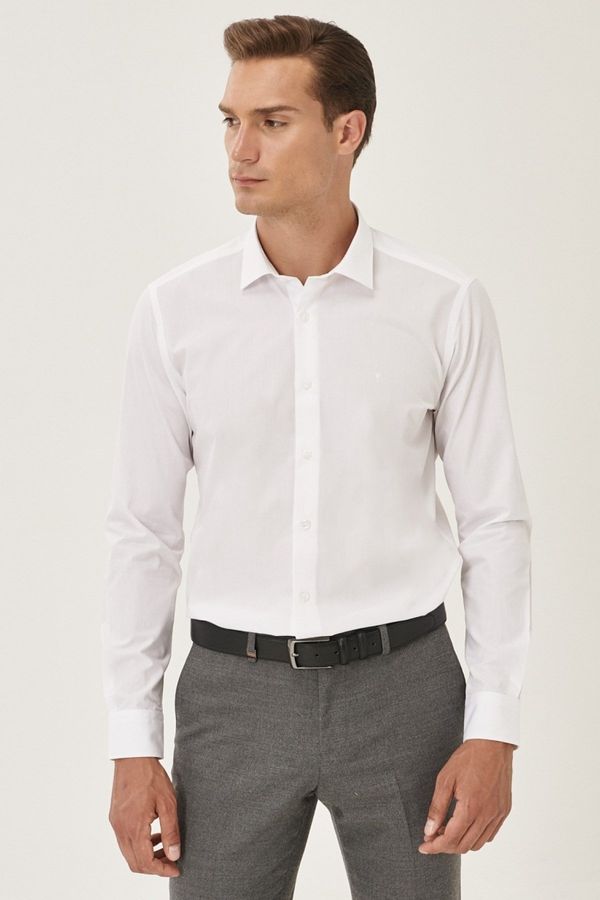 AC&Co / Altınyıldız Classics AC&Co / Altınyıldız Classics Men's White Easy-to-Iron Slim Fit Slim Fit Classic Collar Cotton Shirt.