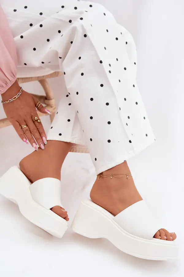 Boto Бели сандали на платформа Virelia