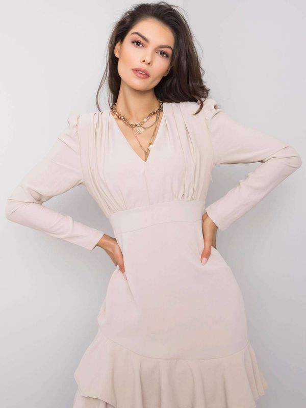 Fashionhunters Бежова рокля с волани Keandra RUE PARIS