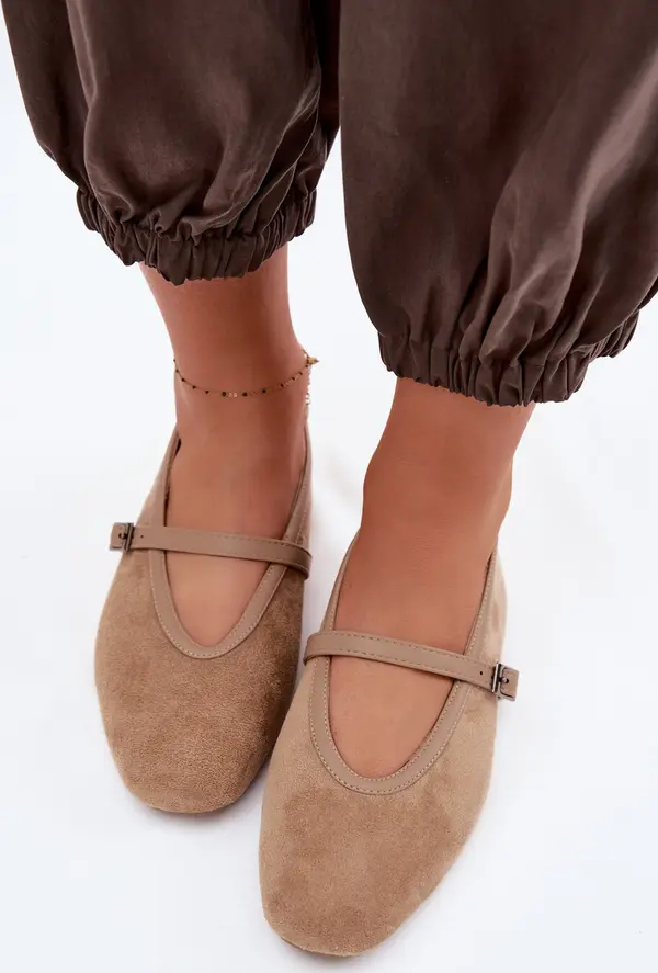 Boto Бежови балерини Boto Eko Suede с пискюл