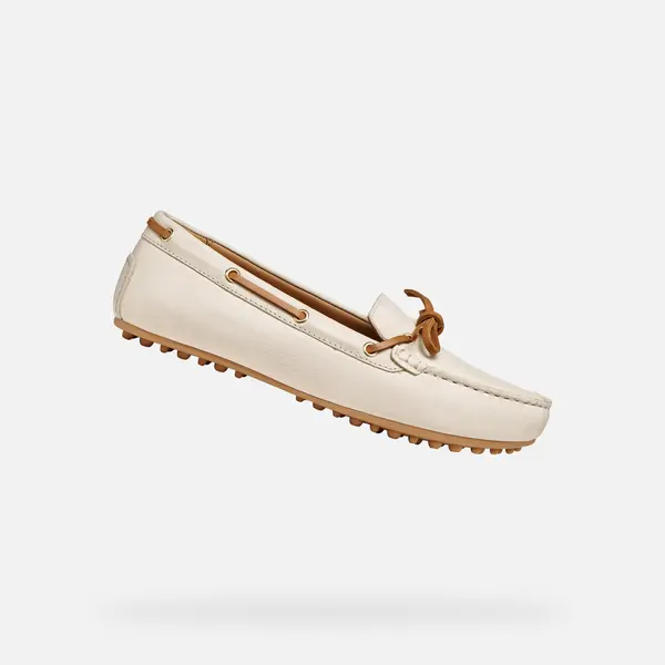 GEOX Бежови дамски мокасини Geox Kalistena