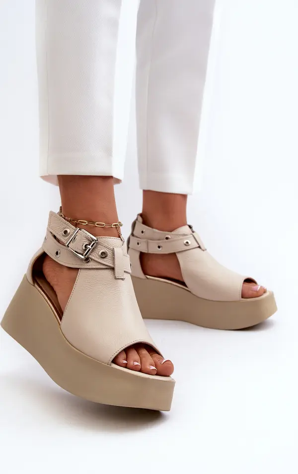 Zazoo Бежови кожени сандали на танкетка Zazoo 1732