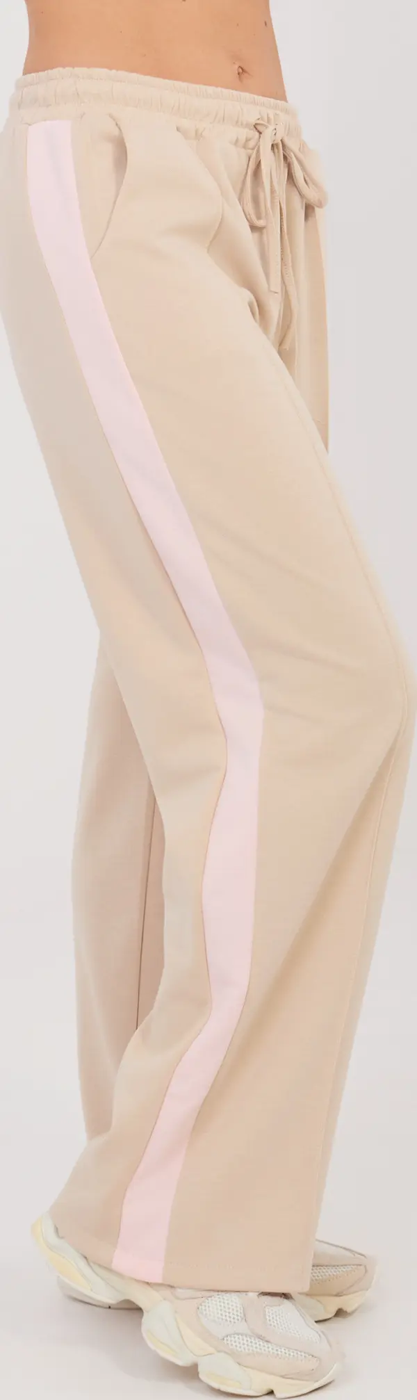 RUE PARIS Бежови спортни панталони с розови райета