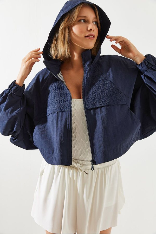 Bianco Lucci Bianco Lucci Women's Back Flap Hooded Raincoat MBMS001