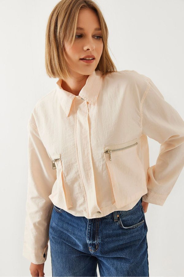 Bianco Lucci Bianco Lucci Women's Bellows Pocket Parachute Fabric Crop Jacket 2403